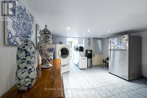 13 Rolyat Street, Toronto (Trinity-Bellwoods), ON - Indoor Photo Showing Laundry Room