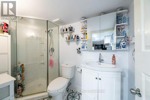 13 Rolyat Street, Toronto (Trinity-Bellwoods), ON - Indoor Photo Showing Bathroom