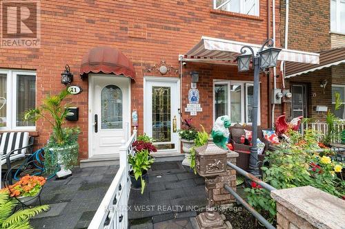 13 Rolyat Street, Toronto (Trinity-Bellwoods), ON - Outdoor