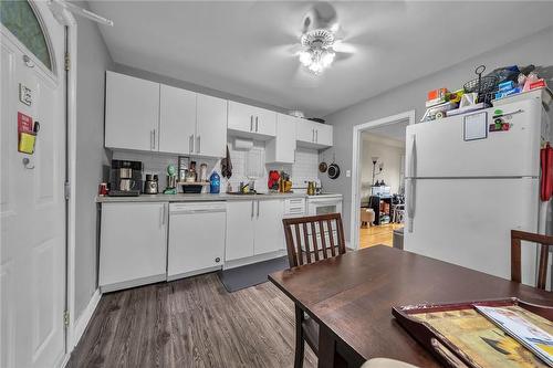 120 Cameron Avenue S, Hamilton, ON - Indoor Photo Showing Kitchen