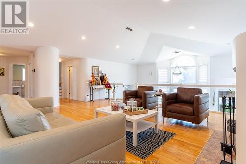 201 Gignac Crescent, Lasalle, ON - Indoor Photo Showing Living Room