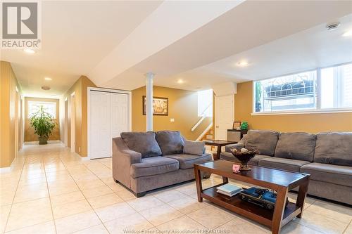 201 Gignac Crescent, Lasalle, ON - Indoor Photo Showing Living Room