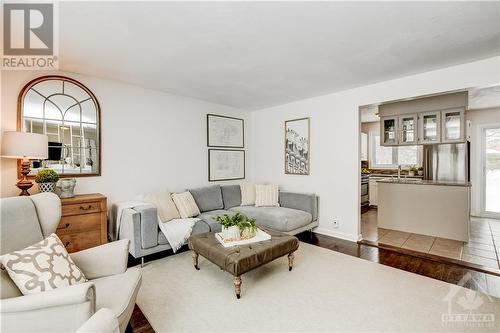 2160 Monteith Street, Ottawa, ON - Indoor Photo Showing Living Room