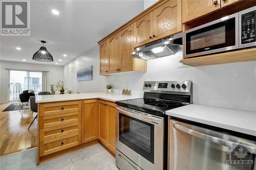 24 Maclean Street, Ottawa, ON - Indoor Photo Showing Kitchen With Stainless Steel Kitchen With Upgraded Kitchen