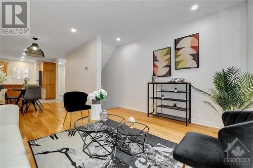 24 Maclean Street, Ottawa, ON - Indoor Photo Showing Living Room