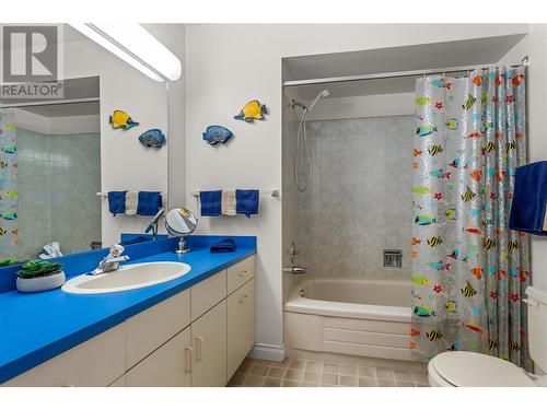 3761 Mcculloch Road, Kelowna, BC - Indoor Photo Showing Bathroom