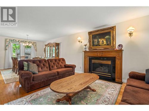 3761 Mcculloch Road, Kelowna, BC - Indoor Photo Showing Living Room With Fireplace