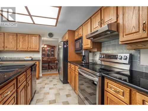 3761 Mcculloch Road, Kelowna, BC - Indoor Photo Showing Kitchen