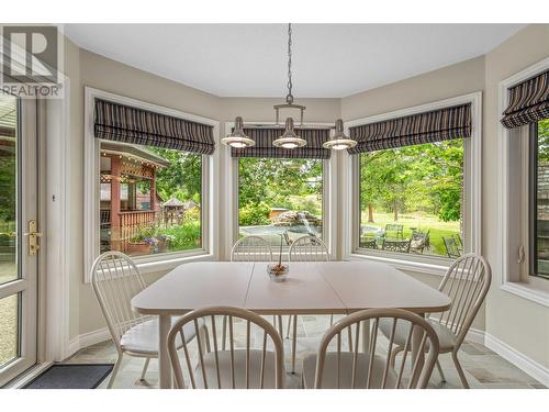 3761 Mcculloch Road, Kelowna, BC - Indoor Photo Showing Dining Room