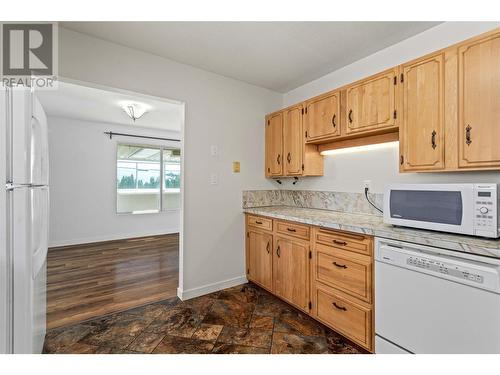 999 Skyline Road, West Kelowna, BC - Indoor Photo Showing Kitchen