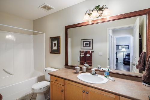 3685 Morningside Drive, West Kelowna, BC - Indoor Photo Showing Bathroom