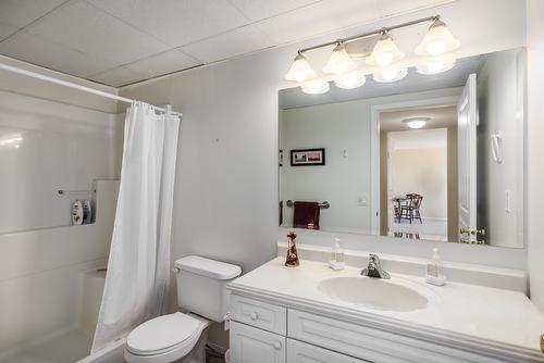 3685 Morningside Drive, West Kelowna, BC - Indoor Photo Showing Bathroom