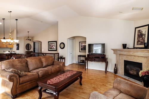 3685 Morningside Drive, West Kelowna, BC - Indoor Photo Showing Living Room With Fireplace