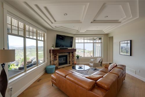 12541 Lake Vista Court, Lake Country, BC - Indoor Photo Showing Living Room With Fireplace