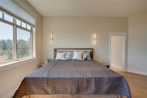 12541 Lake Vista Court, Lake Country, BC - Indoor Photo Showing Bedroom