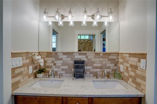 12541 Lake Vista Court, Lake Country, BC - Indoor Photo Showing Bathroom