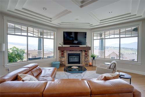 12541 Lake Vista Court, Lake Country, BC - Indoor Photo Showing Living Room With Fireplace