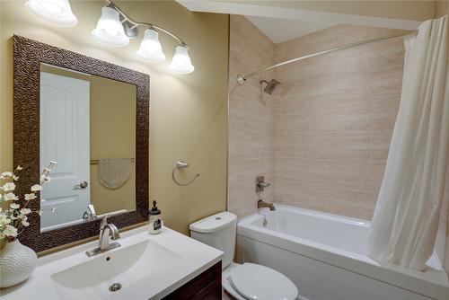 12541 Lake Vista Court, Lake Country, BC - Indoor Photo Showing Bathroom