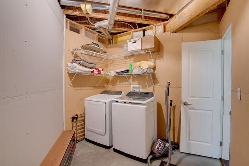 12541 Lake Vista Court, Lake Country, BC - Indoor Photo Showing Laundry Room