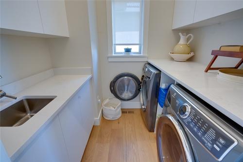 12541 Lake Vista Court, Lake Country, BC - Indoor Photo Showing Laundry Room