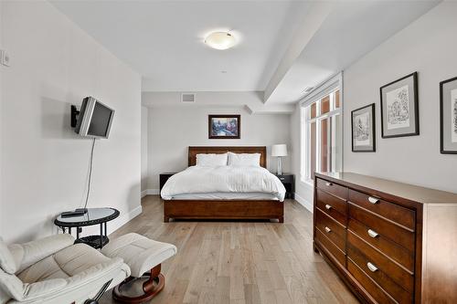 412-3865 Truswell Road, Kelowna, BC - Indoor Photo Showing Bedroom