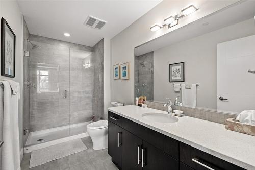 412-3865 Truswell Road, Kelowna, BC - Indoor Photo Showing Bathroom