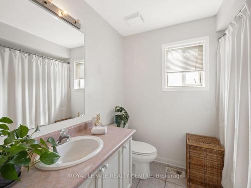 179 Padfield Dr, Clarington, ON - Indoor Photo Showing Bathroom