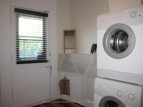 Main-2 A Tiverton Ave, Toronto, ON - Indoor Photo Showing Laundry Room