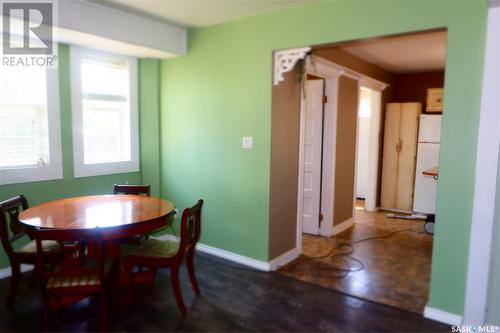 331 3Rd Avenue W, Assiniboia, SK - Indoor Photo Showing Dining Room