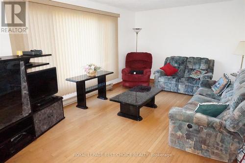 210 Lang Street, Cobalt, ON - Indoor Photo Showing Living Room