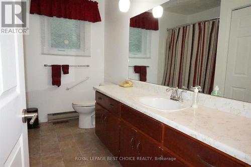 210 Lang Street, Cobalt, ON - Indoor Photo Showing Bathroom