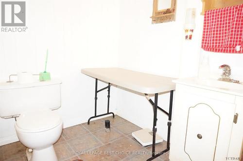 210 Lang Street, Cobalt, ON - Indoor Photo Showing Bathroom