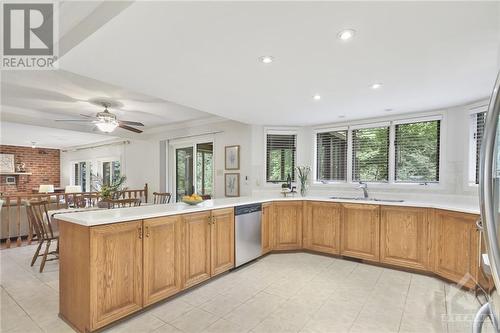 1 Hartford Place, Ottawa, ON - Indoor Photo Showing Kitchen