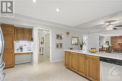 1 Hartford Place, Ottawa, ON - Indoor Photo Showing Kitchen