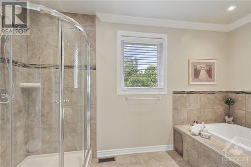 1 Hartford Place, Ottawa, ON - Indoor Photo Showing Bathroom