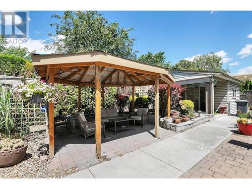 1400 Springfield Road, Kelowna, BC - Outdoor