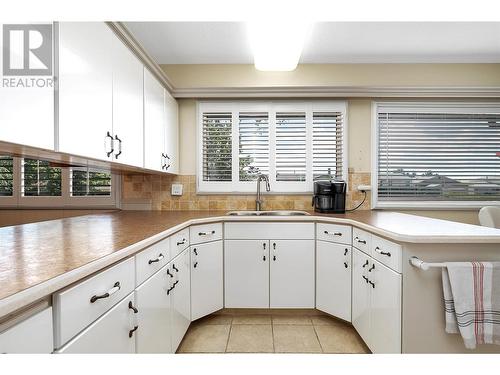 1400 Springfield Road, Kelowna, BC - Indoor Photo Showing Kitchen With Double Sink