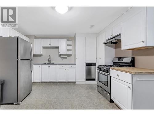 1400 Springfield Road, Kelowna, BC - Indoor Photo Showing Kitchen