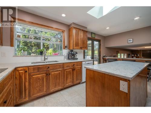 4330 Kirkby Court, Kelowna, BC - Indoor Photo Showing Kitchen With Double Sink