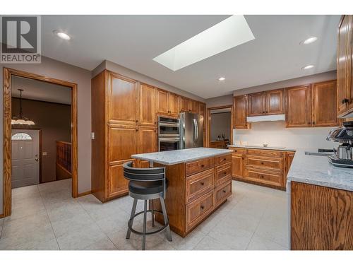 4330 Kirkby Court, Kelowna, BC - Indoor Photo Showing Kitchen