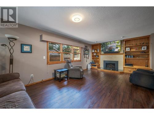 4330 Kirkby Court, Kelowna, BC - Indoor Photo Showing Living Room With Fireplace