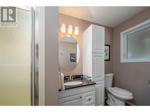 4330 Kirkby Court, Kelowna, BC - Indoor Photo Showing Bathroom