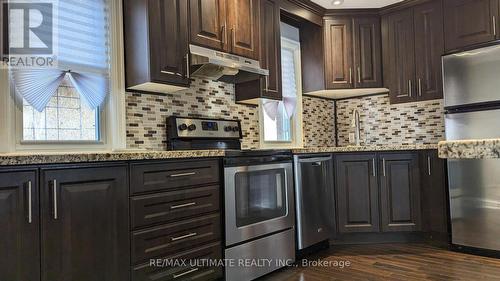 2358 Rebecca Street, Oakville, ON - Indoor Photo Showing Kitchen With Upgraded Kitchen