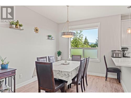 4602 20 St Unit# 10, Vernon, BC - Indoor Photo Showing Dining Room