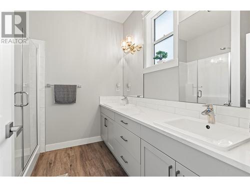 4602 20 St Unit# 10, Vernon, BC - Indoor Photo Showing Bathroom