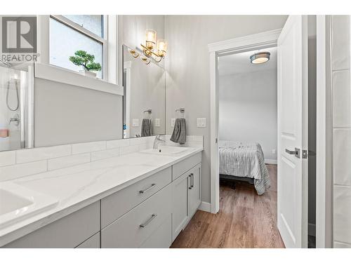 4602 20 St Unit# 10, Vernon, BC - Indoor Photo Showing Bathroom