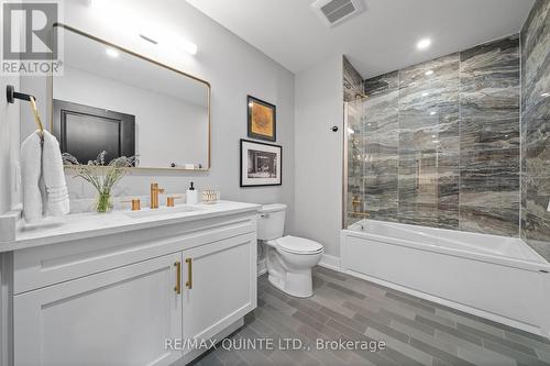 507 - 17 Cleave Avenue, Prince Edward County (Picton), ON - Indoor Photo Showing Bathroom