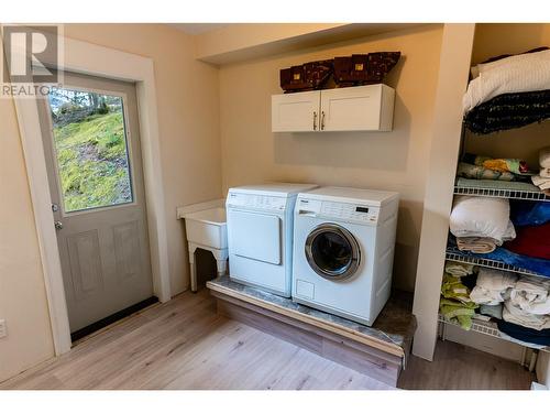 8323 Trans Canada Highway W, Revelstoke, BC - Indoor Photo Showing Laundry Room