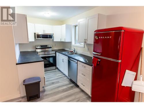 8323 Trans Canada Highway W, Revelstoke, BC - Indoor Photo Showing Kitchen With Double Sink