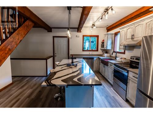 8323 Trans Canada Highway W, Revelstoke, BC - Indoor Photo Showing Kitchen